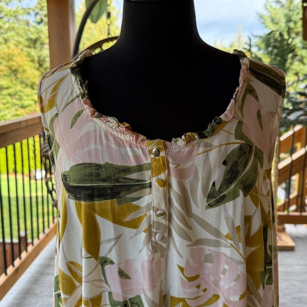 Papillon | Oversized Ruffle Shirt - Picture 3 of 7